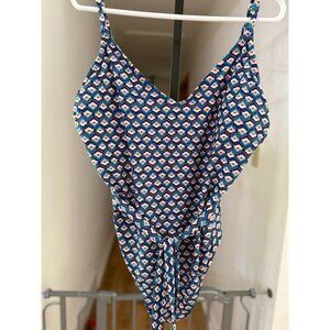 NWT  Womens Geometric Print One-Piece Swimsuit With Adjustable Straps & Removabl